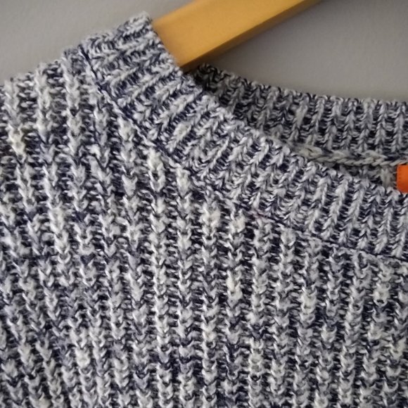 Joe Fresh Blue & White Sweater, Size Medium - Picture 6 of 7
